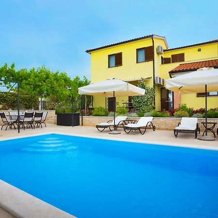 Apartmani Hrelja Labinci Экстерьер фото