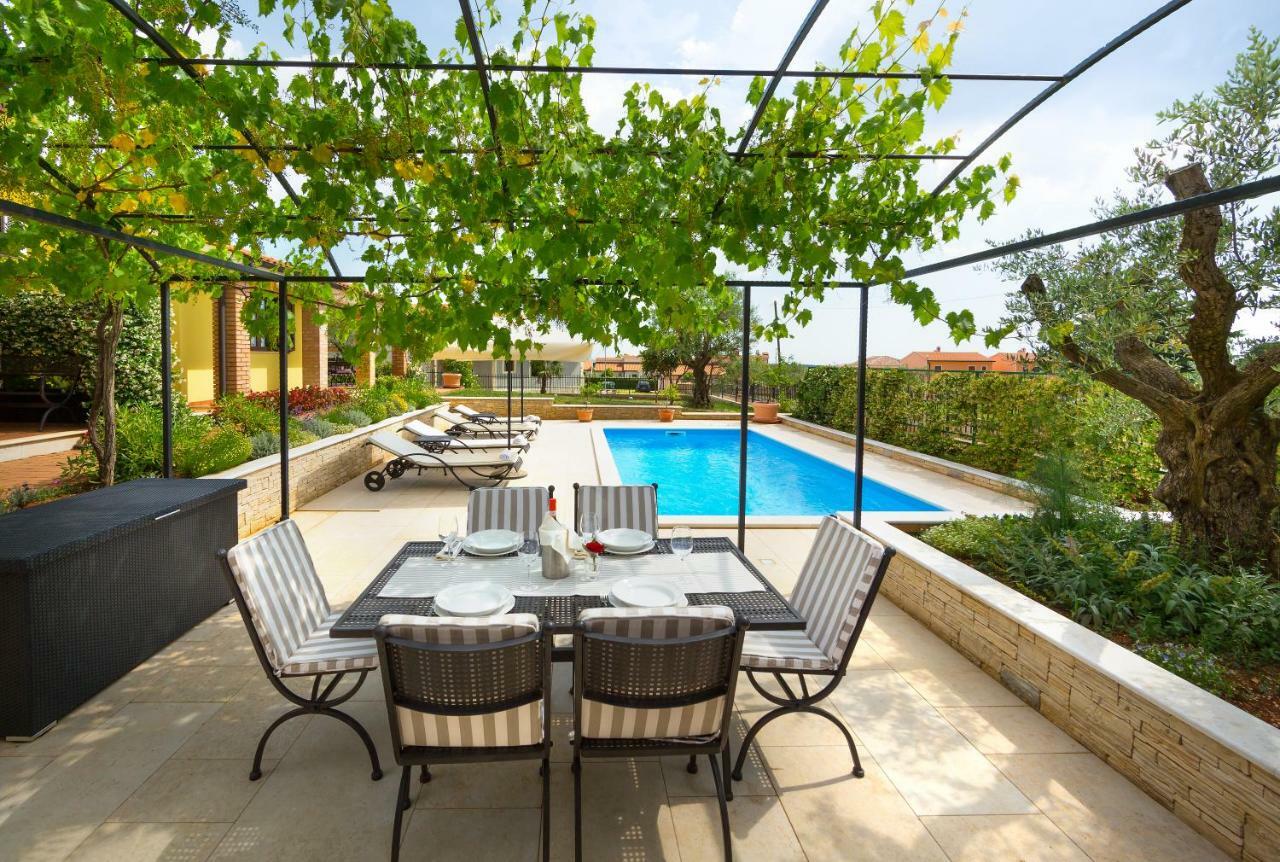 Apartmani Hrelja Labinci Экстерьер фото